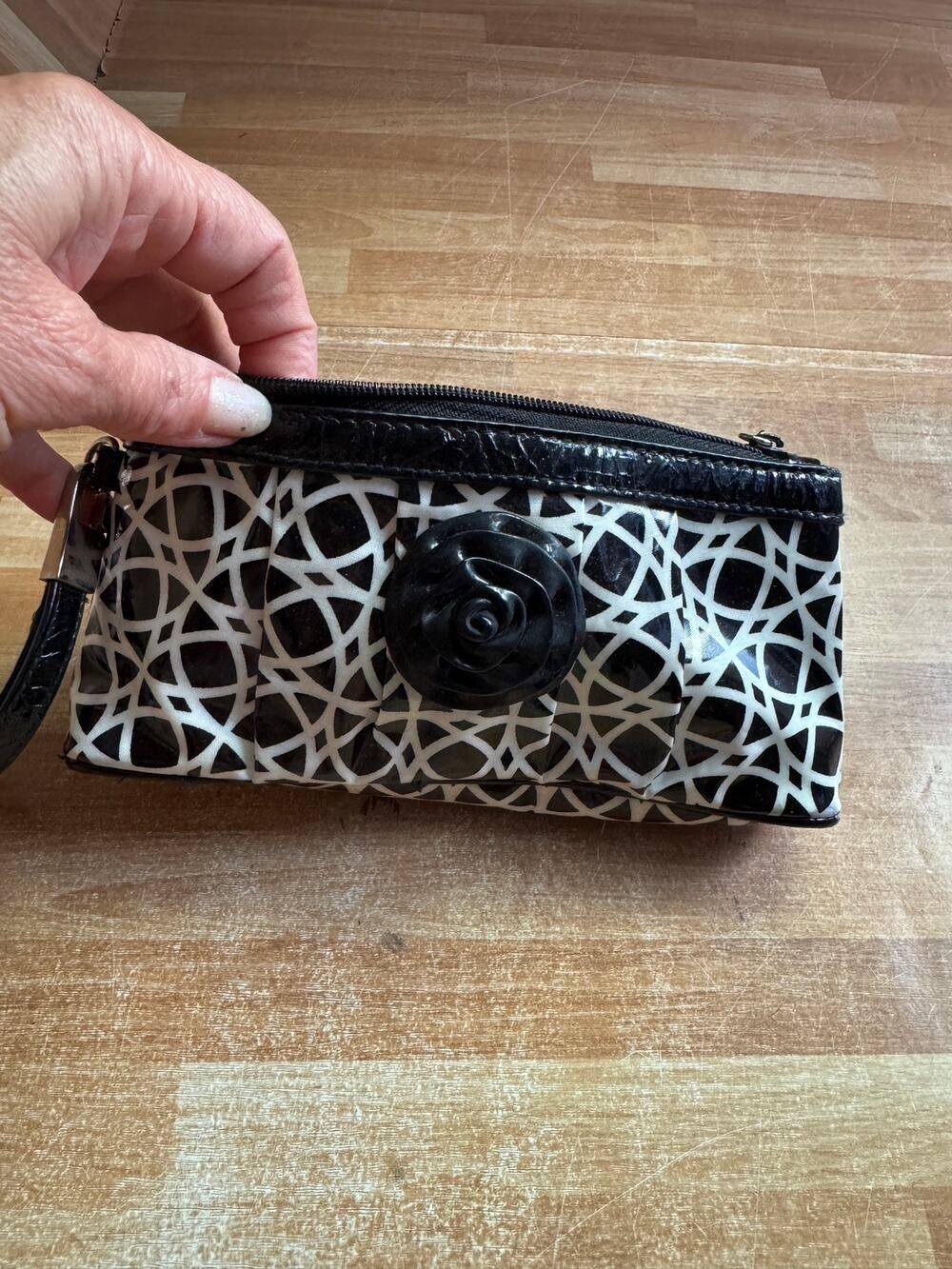 Vera Bradley Hangin Out Night & Day Wristlet